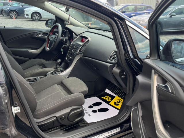 Черный Опель Астра, объемом двигателя 1.7 л и пробегом 222 тыс. км за 6700 $, фото 15 на Automoto.ua