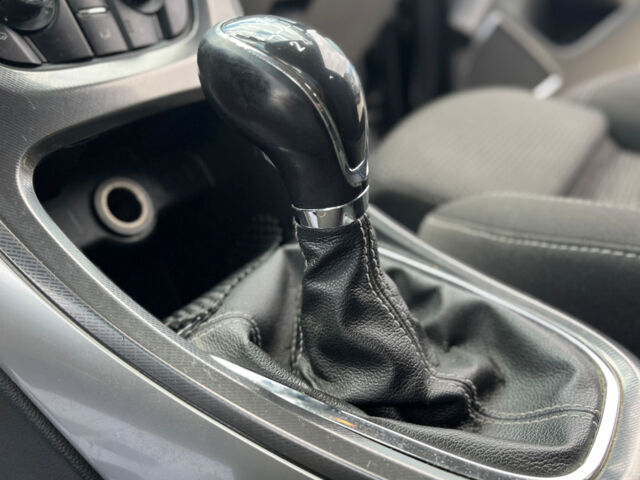 Черный Опель Астра, объемом двигателя 1.7 л и пробегом 222 тыс. км за 6700 $, фото 12 на Automoto.ua