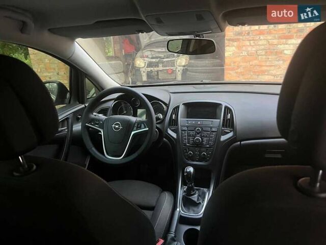Черный Опель Астра, объемом двигателя 1.7 л и пробегом 231 тыс. км за 5800 $, фото 8 на Automoto.ua