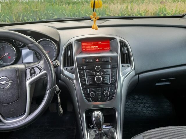 Черный Опель Астра, объемом двигателя 1.7 л и пробегом 340 тыс. км за 6900 $, фото 4 на Automoto.ua