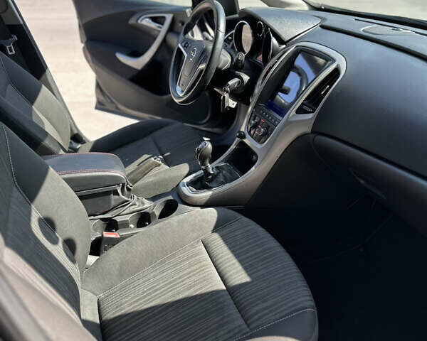 Черный Опель Астра, объемом двигателя 1.6 л и пробегом 238 тыс. км за 6500 $, фото 14 на Automoto.ua