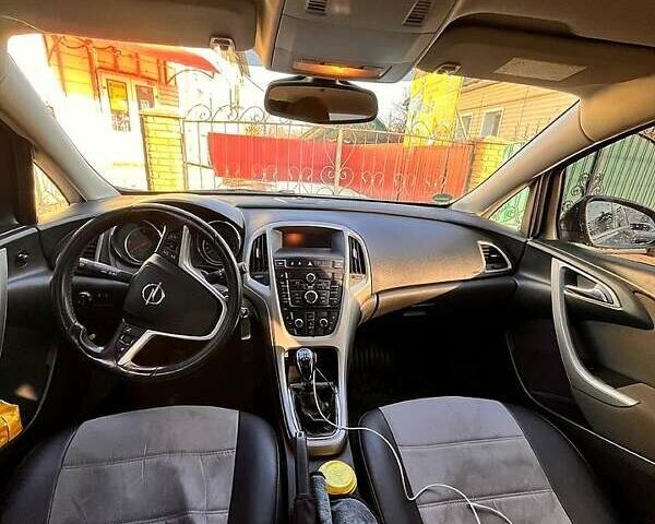 Черный Опель Астра, объемом двигателя 1.7 л и пробегом 252 тыс. км за 6850 $, фото 6 на Automoto.ua