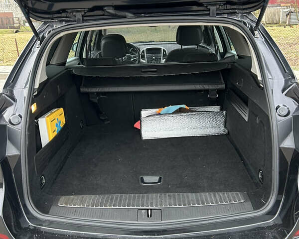 Черный Опель Астра, объемом двигателя 1.7 л и пробегом 256 тыс. км за 6200 $, фото 5 на Automoto.ua