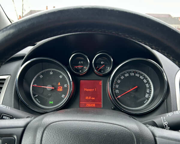 Черный Опель Астра, объемом двигателя 1.7 л и пробегом 256 тыс. км за 6200 $, фото 12 на Automoto.ua