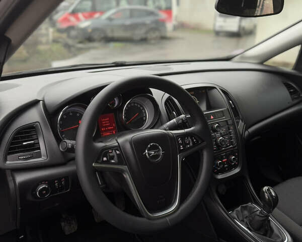 Черный Опель Астра, объемом двигателя 1.4 л и пробегом 225 тыс. км за 6350 $, фото 17 на Automoto.ua