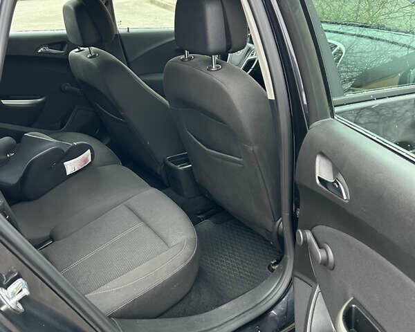 Черный Опель Астра, объемом двигателя 1.7 л и пробегом 256 тыс. км за 6200 $, фото 33 на Automoto.ua