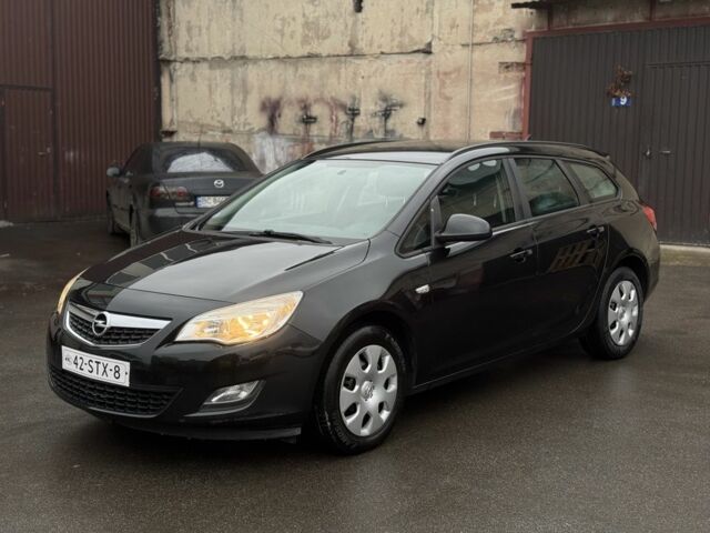 Черный Опель Астра, объемом двигателя 1.4 л и пробегом 225 тыс. км за 6350 $, фото 5 на Automoto.ua