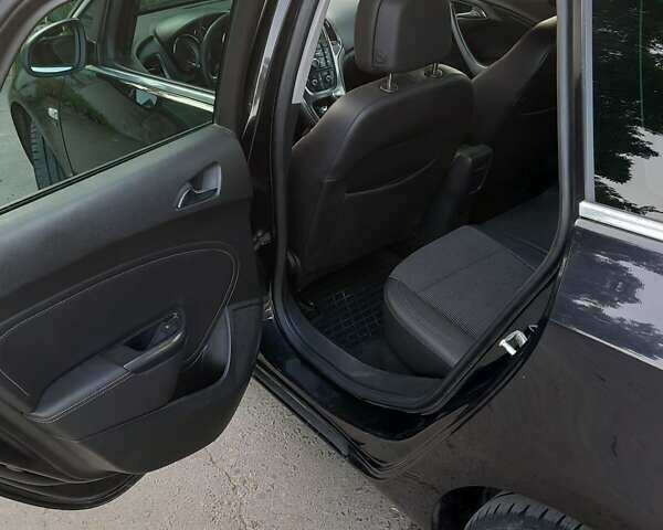 Черный Опель Астра, объемом двигателя 1.69 л и пробегом 340 тыс. км за 6500 $, фото 5 на Automoto.ua