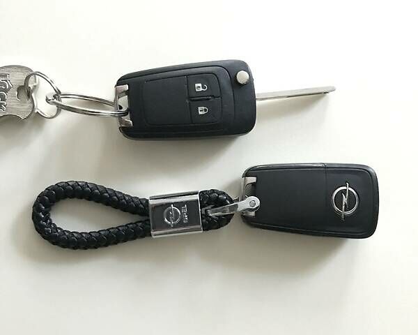 Чорний Опель Астра, об'ємом двигуна 1.7 л та пробігом 292 тис. км за 8100 $, фото 6 на Automoto.ua