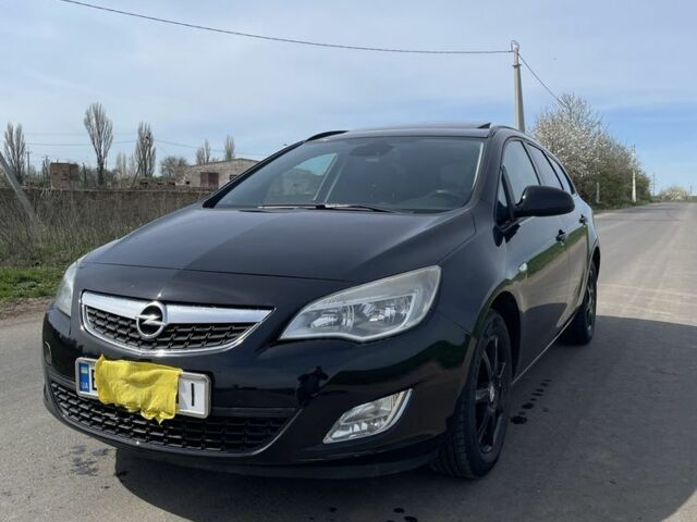 Черный Опель Астра, объемом двигателя 1.7 л и пробегом 367 тыс. км за 7300 $, фото 2 на Automoto.ua