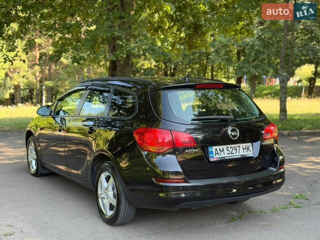Черный Опель Астра, объемом двигателя 1.3 л и пробегом 200 тыс. км за 5300 $, фото 16 на Automoto.ua