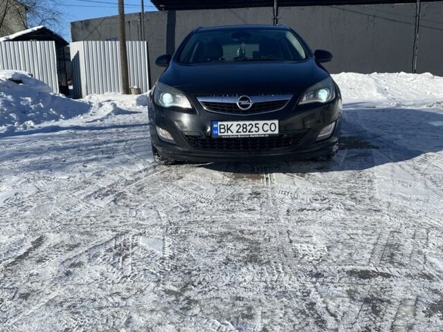 Черный Опель Астра, объемом двигателя 2 л и пробегом 310 тыс. км за 8500 $, фото 1 на Automoto.ua
