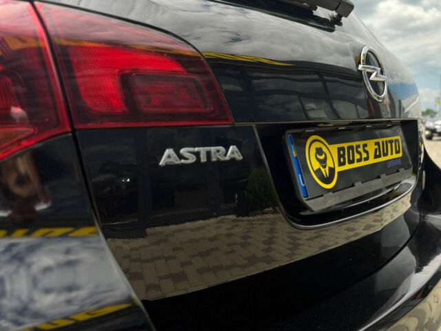 Черный Опель Астра, объемом двигателя 1.7 л и пробегом 222 тыс. км за 6700 $, фото 6 на Automoto.ua