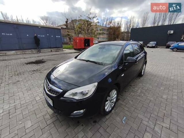 Черный Опель Астра, объемом двигателя 1.7 л и пробегом 238 тыс. км за 6000 $, фото 5 на Automoto.ua