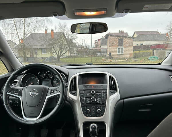 Черный Опель Астра, объемом двигателя 1.7 л и пробегом 256 тыс. км за 6200 $, фото 2 на Automoto.ua