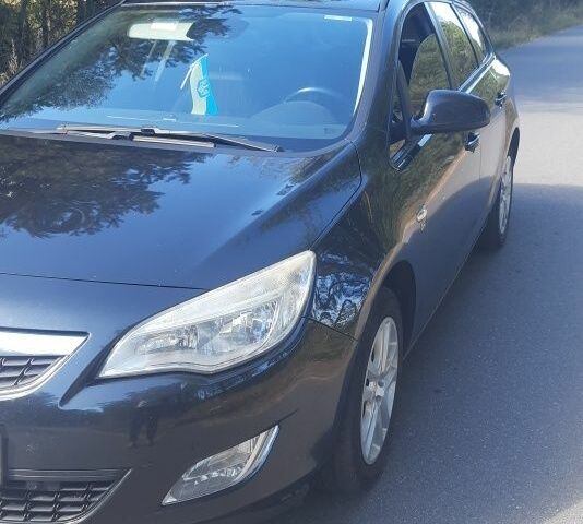 Опель Астра 2012 в Бородянке на Automoto.ua Черный Опель Астра, объемом двигателя 0 л и пробегом 274 тыс. км за 6600 $, фото 1 на Automoto.ua