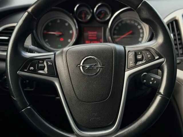 Черный Опель Астра, объемом двигателя 1.7 л и пробегом 212 тыс. км за 7000 $, фото 11 на Automoto.ua