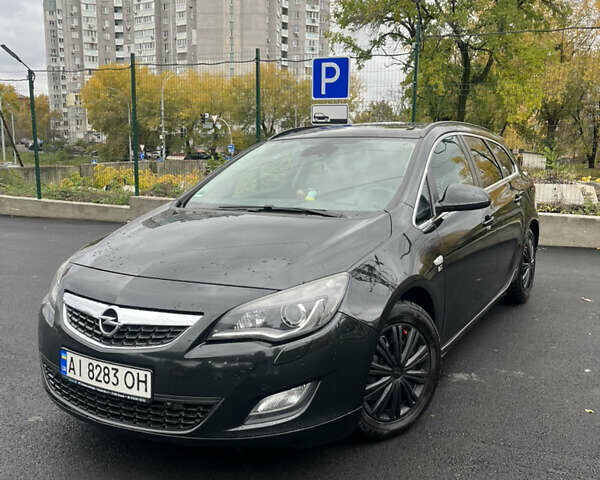 Черный Опель Астра, объемом двигателя 1.7 л и пробегом 275 тыс. км за 7400 $, фото 2 на Automoto.ua