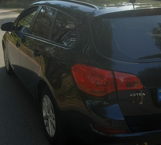 Опель Астра 2012 в Бородянке на Automoto.ua Черный Опель Астра, объемом двигателя 0 л и пробегом 274 тыс. км за 6600 $, фото 4 на Automoto.ua