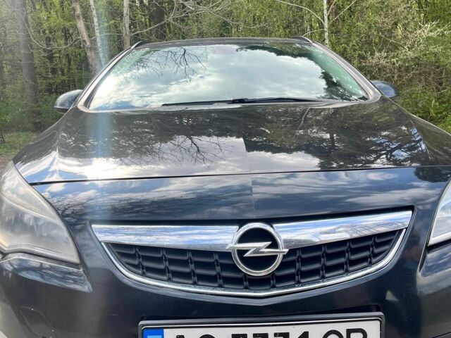 Черный Опель Астра, объемом двигателя 1.7 л и пробегом 200 тыс. км за 6500 $, фото 2 на Automoto.ua