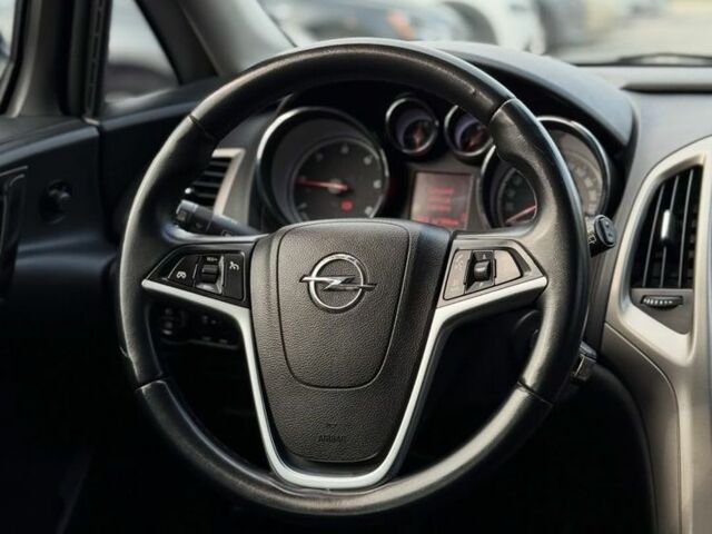 Черный Опель Астра, объемом двигателя 1.7 л и пробегом 212 тыс. км за 7000 $, фото 10 на Automoto.ua