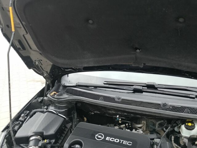 Черный Опель Астра, объемом двигателя 1.7 л и пробегом 2 тыс. км за 6200 $, фото 3 на Automoto.ua