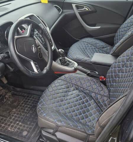 Черный Опель Астра, объемом двигателя 1.7 л и пробегом 200 тыс. км за 7200 $, фото 12 на Automoto.ua