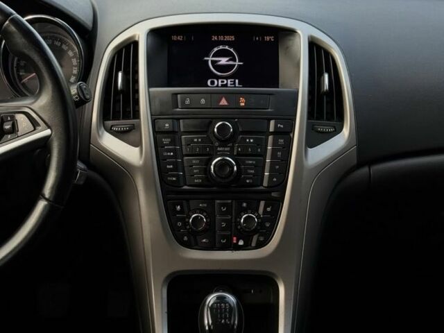 Черный Опель Астра, объемом двигателя 1.7 л и пробегом 212 тыс. км за 7000 $, фото 14 на Automoto.ua