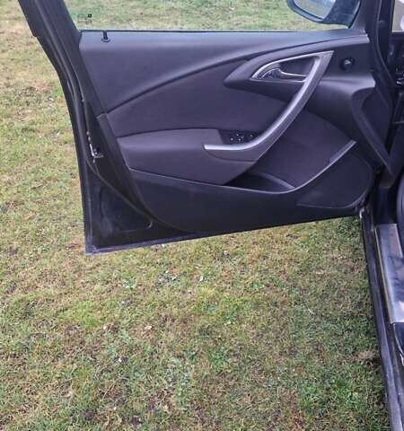 Черный Опель Астра, объемом двигателя 1.7 л и пробегом 200 тыс. км за 7200 $, фото 11 на Automoto.ua