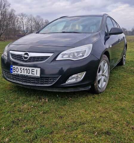 Черный Опель Астра, объемом двигателя 1.7 л и пробегом 200 тыс. км за 7200 $, фото 2 на Automoto.ua