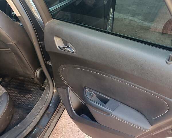 Черный Опель Астра, объемом двигателя 1.7 л и пробегом 250 тыс. км за 7200 $, фото 13 на Automoto.ua
