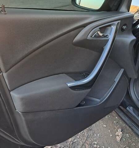 Черный Опель Астра, объемом двигателя 1.7 л и пробегом 267 тыс. км за 7199 $, фото 21 на Automoto.ua