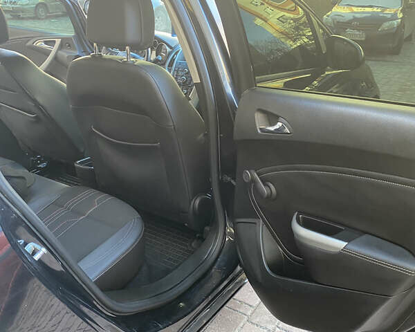 Черный Опель Астра, объемом двигателя 1.7 л и пробегом 260 тыс. км за 7500 $, фото 10 на Automoto.ua