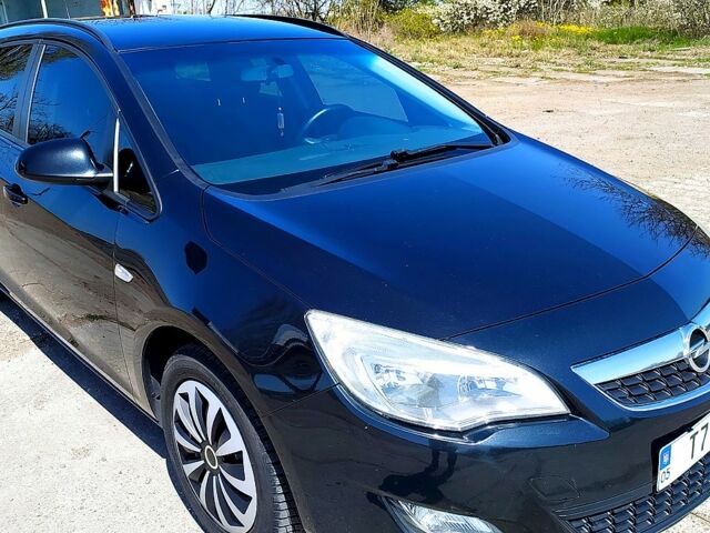 Черный Опель Астра, объемом двигателя 1.3 л и пробегом 300 тыс. км за 5500 $, фото 1 на Automoto.ua