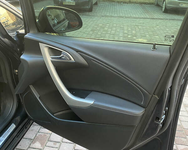 Черный Опель Астра, объемом двигателя 1.7 л и пробегом 260 тыс. км за 7500 $, фото 8 на Automoto.ua