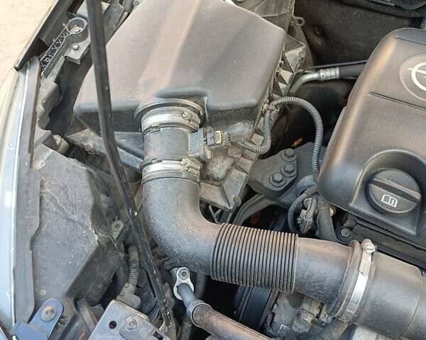 Черный Опель Астра, объемом двигателя 1.7 л и пробегом 250 тыс. км за 7200 $, фото 9 на Automoto.ua