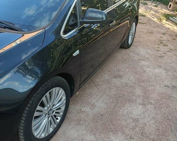Черный Опель Астра, объемом двигателя 1.7 л и пробегом 250 тыс. км за 7200 $, фото 16 на Automoto.ua