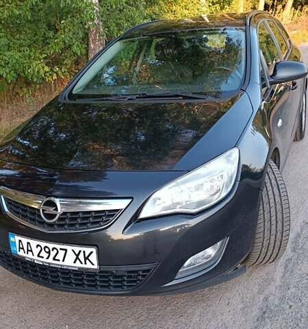 Черный Опель Астра, объемом двигателя 2 л и пробегом 308 тыс. км за 7400 $, фото 1 на Automoto.ua