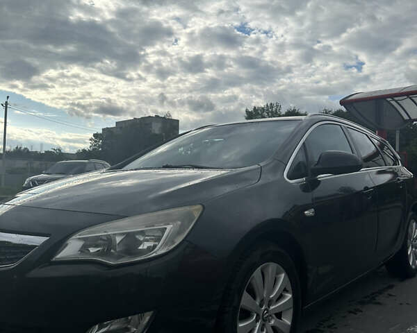 Черный Опель Астра, объемом двигателя 1.69 л и пробегом 260 тыс. км за 6800 $, фото 4 на Automoto.ua
