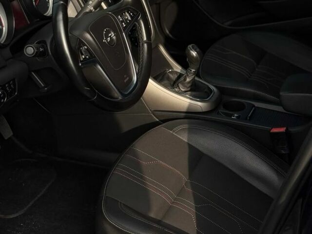 Черный Опель Астра, объемом двигателя 1.7 л и пробегом 212 тыс. км за 7000 $, фото 8 на Automoto.ua