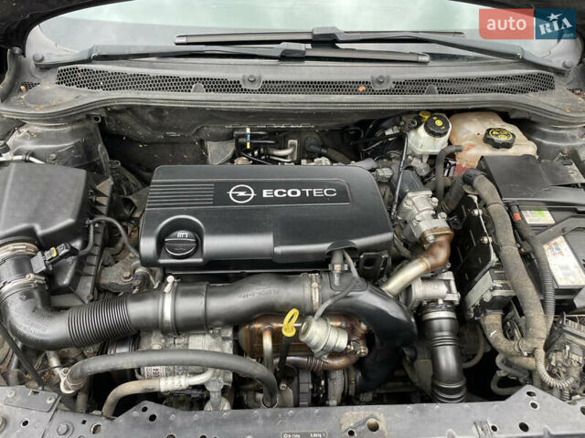 Черный Опель Астра, объемом двигателя 1.7 л и пробегом 230 тыс. км за 5950 $, фото 6 на Automoto.ua