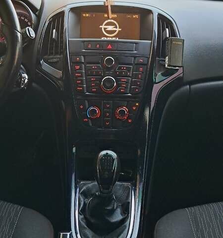 Черный Опель Астра, объемом двигателя 1.7 л и пробегом 267 тыс. км за 7199 $, фото 24 на Automoto.ua