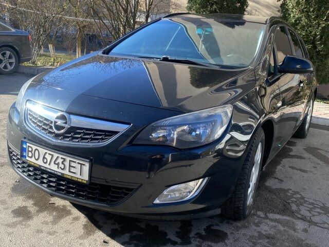 Черный Опель Астра, объемом двигателя 1.7 л и пробегом 260 тыс. км за 7500 $, фото 1 на Automoto.ua