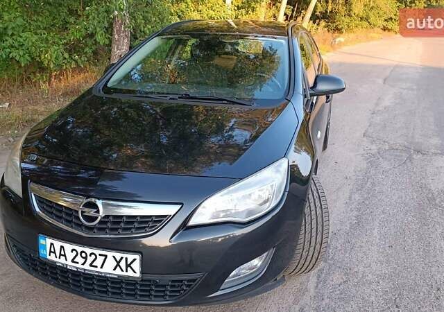 Черный Опель Астра, объемом двигателя 2 л и пробегом 308 тыс. км за 7400 $, фото 2 на Automoto.ua