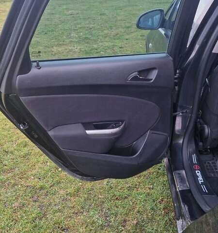 Черный Опель Астра, объемом двигателя 1.7 л и пробегом 200 тыс. км за 7200 $, фото 9 на Automoto.ua