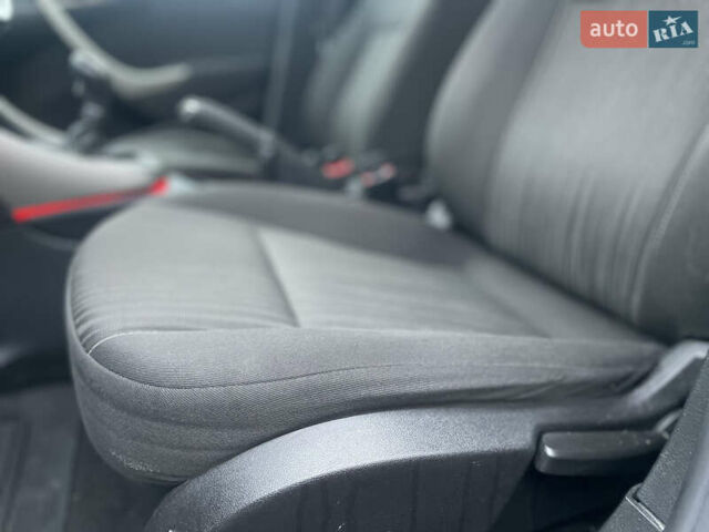 Черный Опель Астра, объемом двигателя 1.4 л и пробегом 210 тыс. км за 5900 $, фото 13 на Automoto.ua