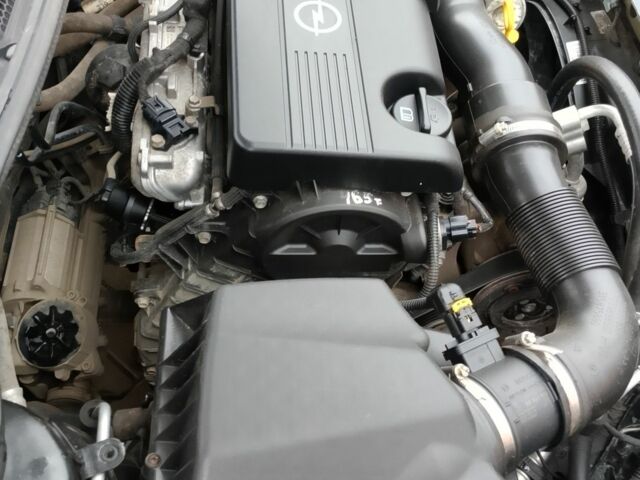 Черный Опель Астра, объемом двигателя 1.7 л и пробегом 2 тыс. км за 6200 $, фото 6 на Automoto.ua