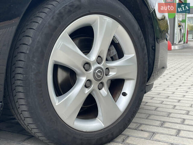 Черный Опель Астра, объемом двигателя 1.6 л и пробегом 125 тыс. км за 7450 $, фото 22 на Automoto.ua