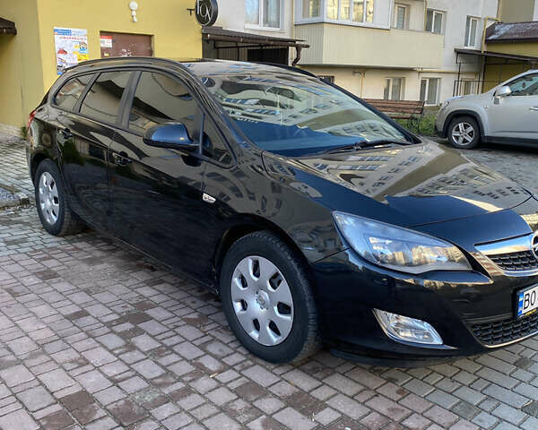 Черный Опель Астра, объемом двигателя 1.7 л и пробегом 260 тыс. км за 7500 $, фото 1 на Automoto.ua