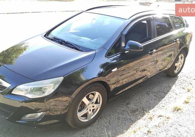 Опель Астра 2012 у Одесі на Automoto.ua Чорний Опель Астра, об'ємом двигуна 1.7 л та пробігом 247 тис. км за 7000 $, фото 4 на Automoto.ua